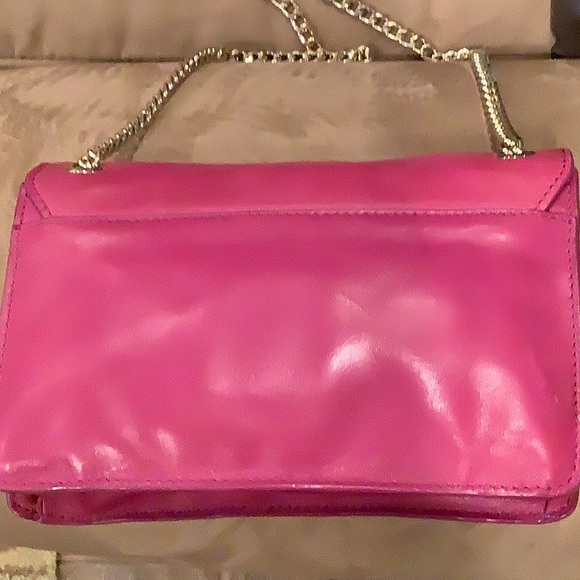 BARNEYS NEW YORK fuschia pink golden link bag - Picture 6 of 11
